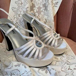 MainFrame Silver Heels